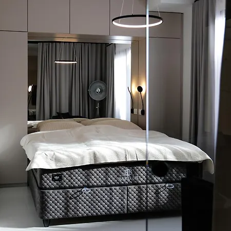 Manderlux - Center Apartament *