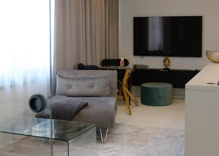 Manderlux - Center Apartmán *